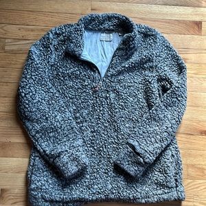 Really good condition, Weatherproof jacket. Poly faux fur with cozy lining.